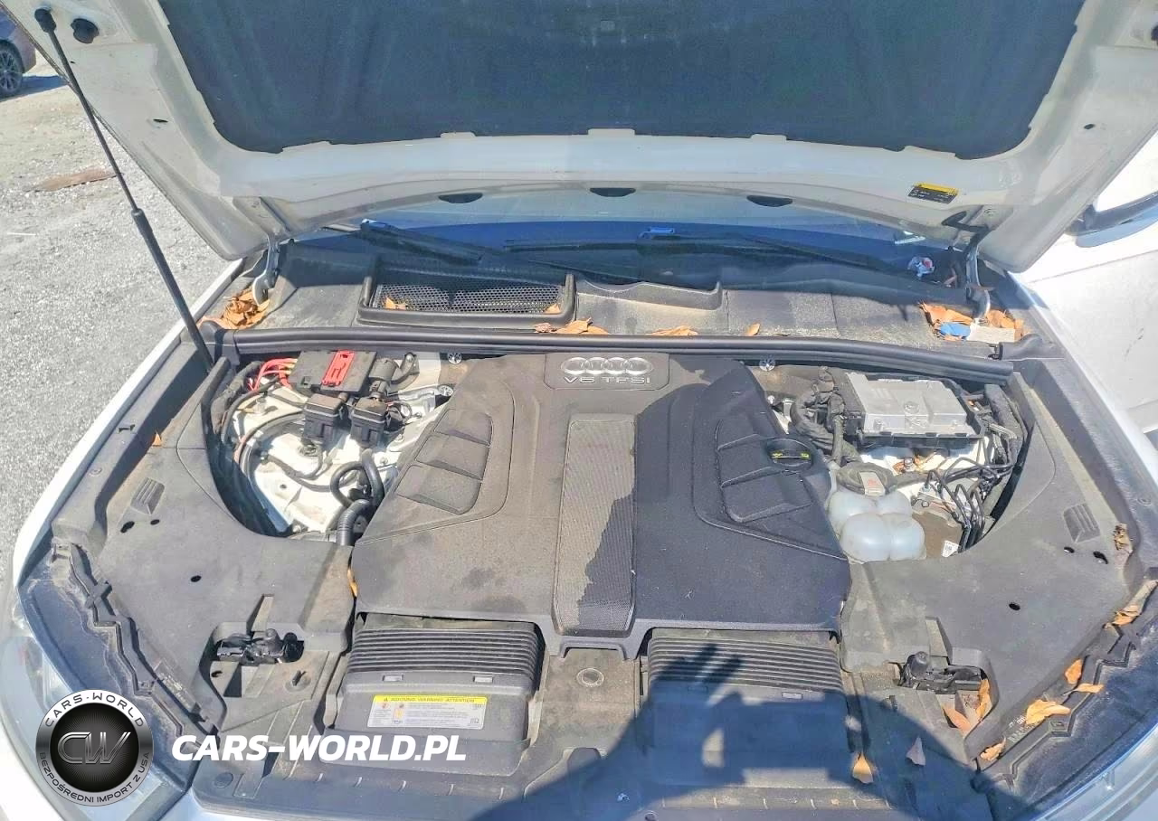 2018 Audi Q7 Premium Plus VIN:WA1LAAF7XJD034262 - 11