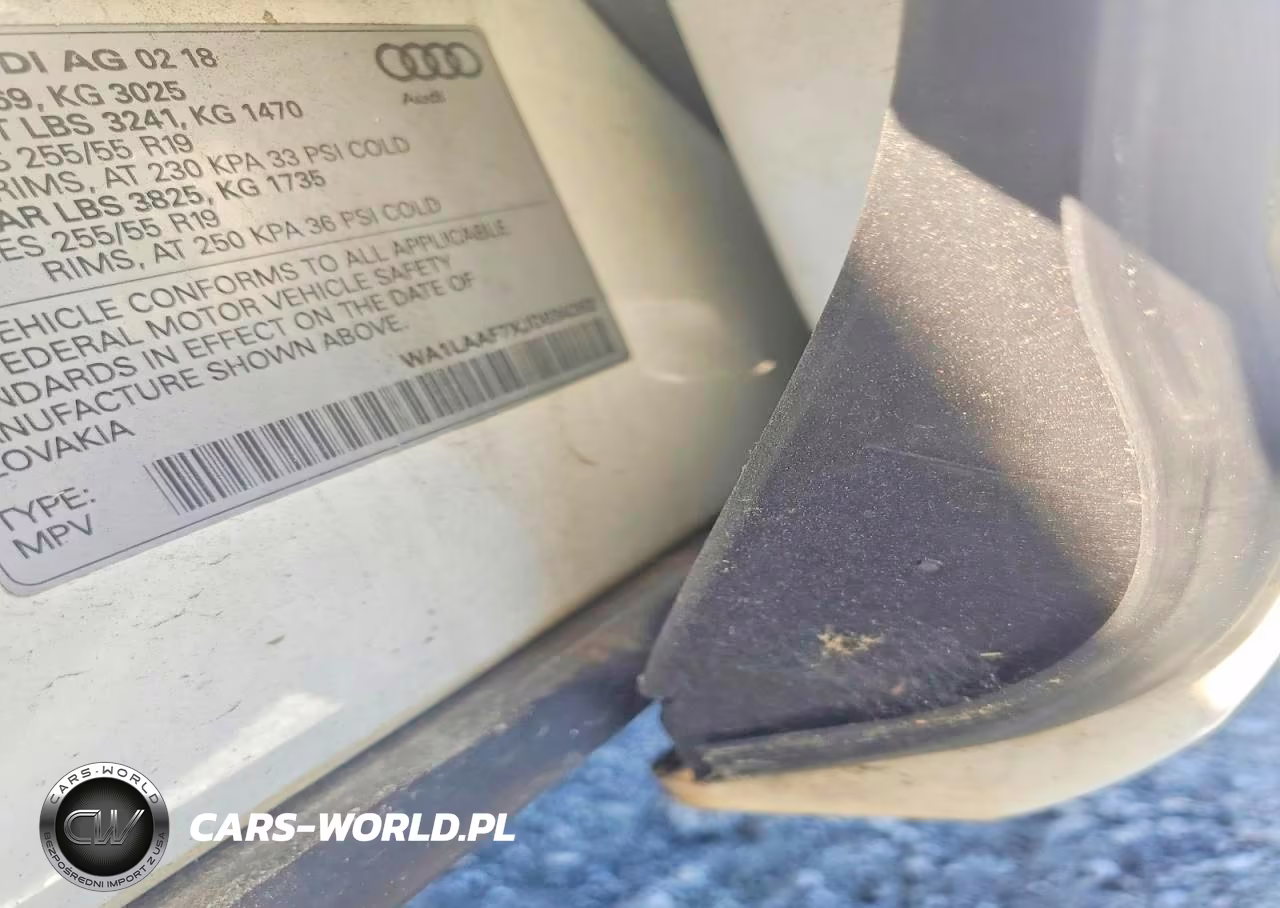 2018 Audi Q7 Premium Plus VIN:WA1LAAF7XJD034262 - 12