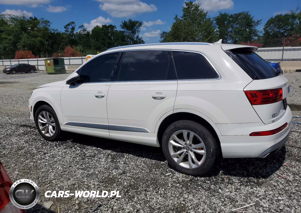 2018 Audi Q7 Premium Plus VIN:WA1LAAF7XJD034262 - 2