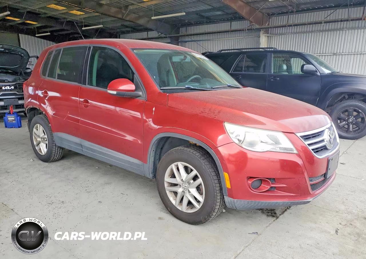 2011 Volkswagen Tiguan S VIN:WVGAV7AX5BW000436 - 4
