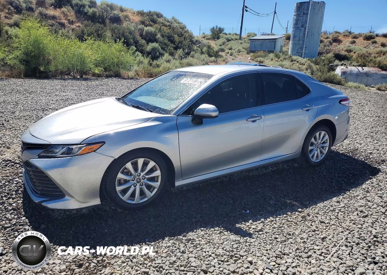 2018 Toyota Camry Le – zdjęcie 1 z 12