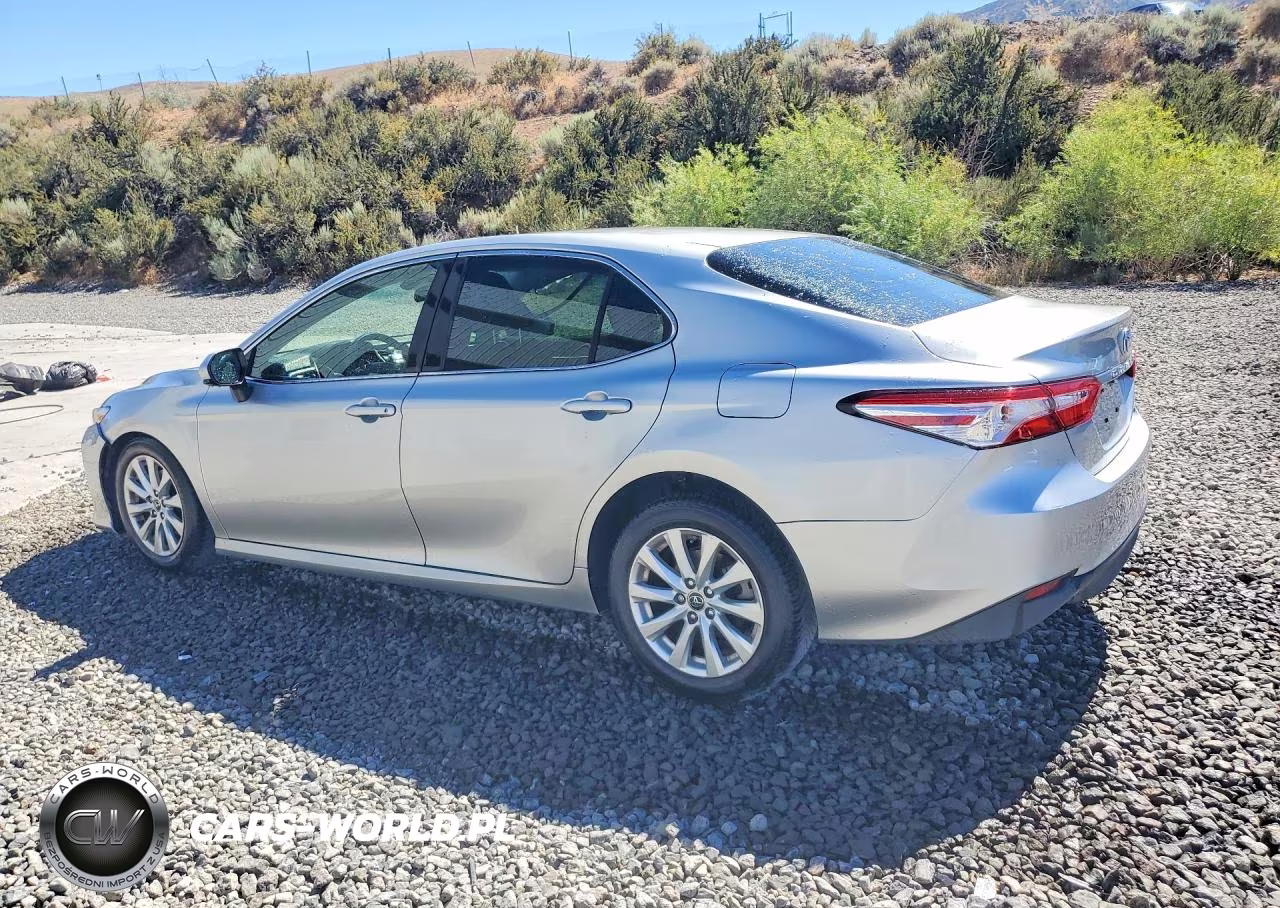2018 Toyota Camry Le VIN:JTNB11HK4J3038943 - 2