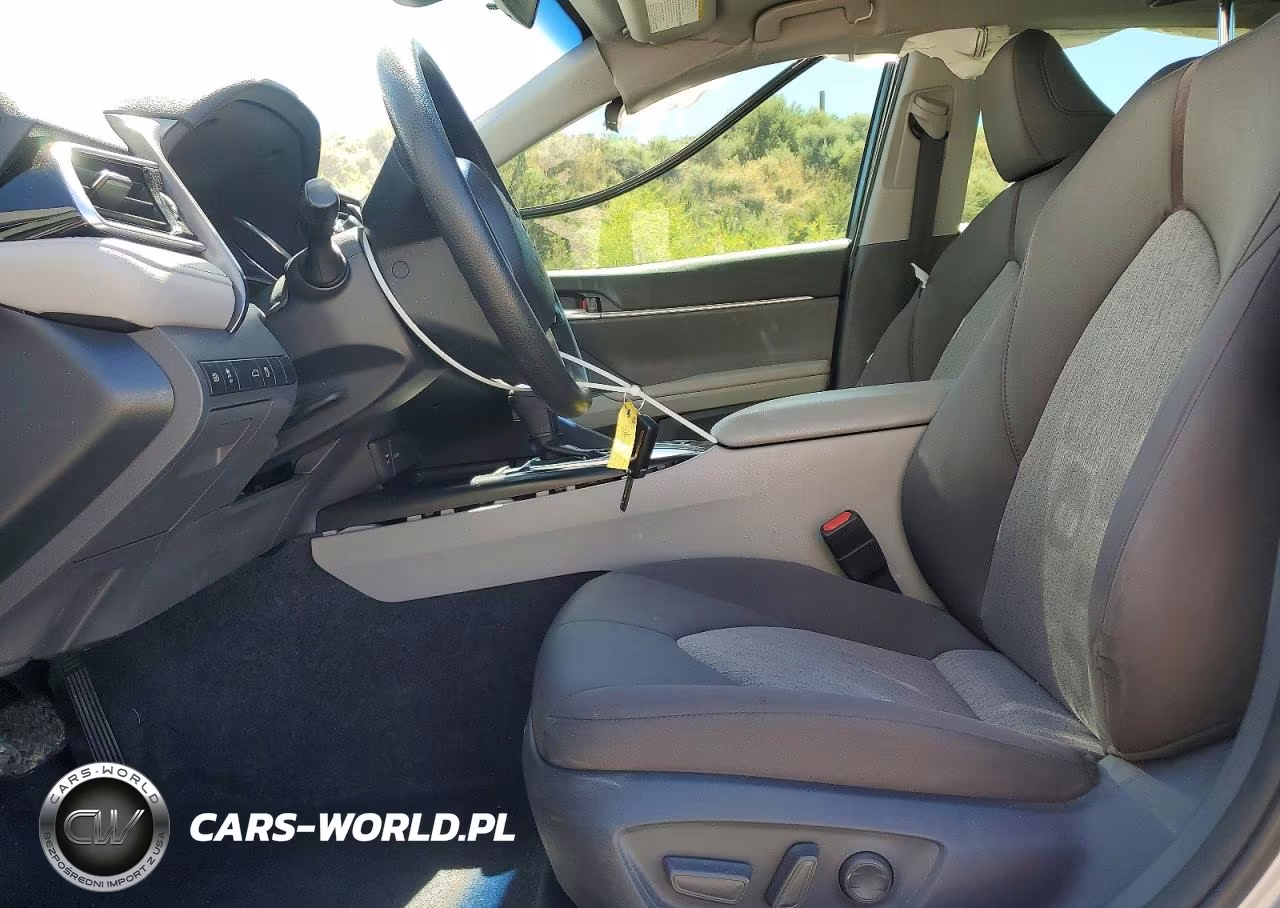 2018 Toyota Camry Le VIN:JTNB11HK4J3038943 - 7