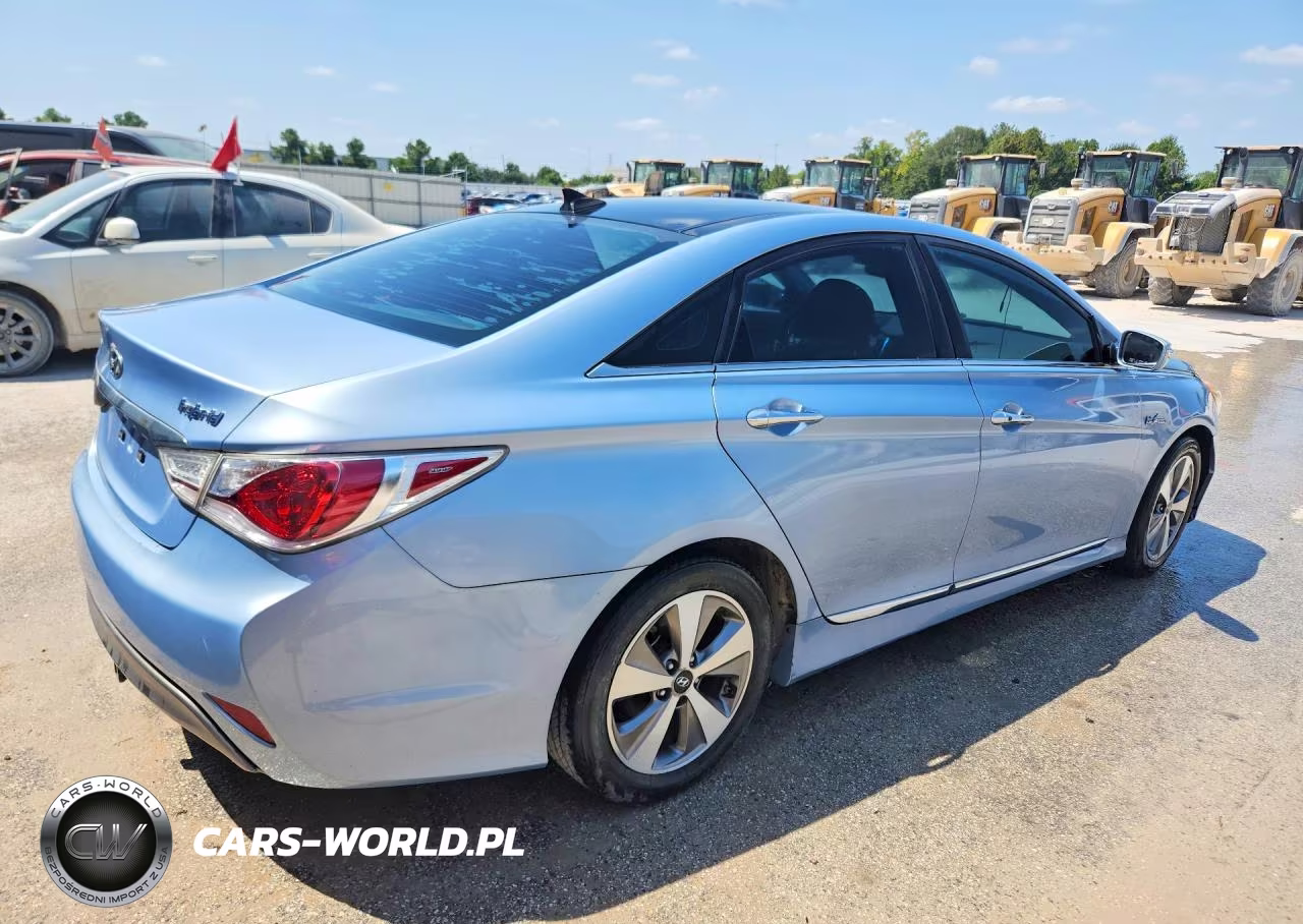 2012 Hyundai Sonata Hybrid VIN:KMHEC4A40CA045732 - 3