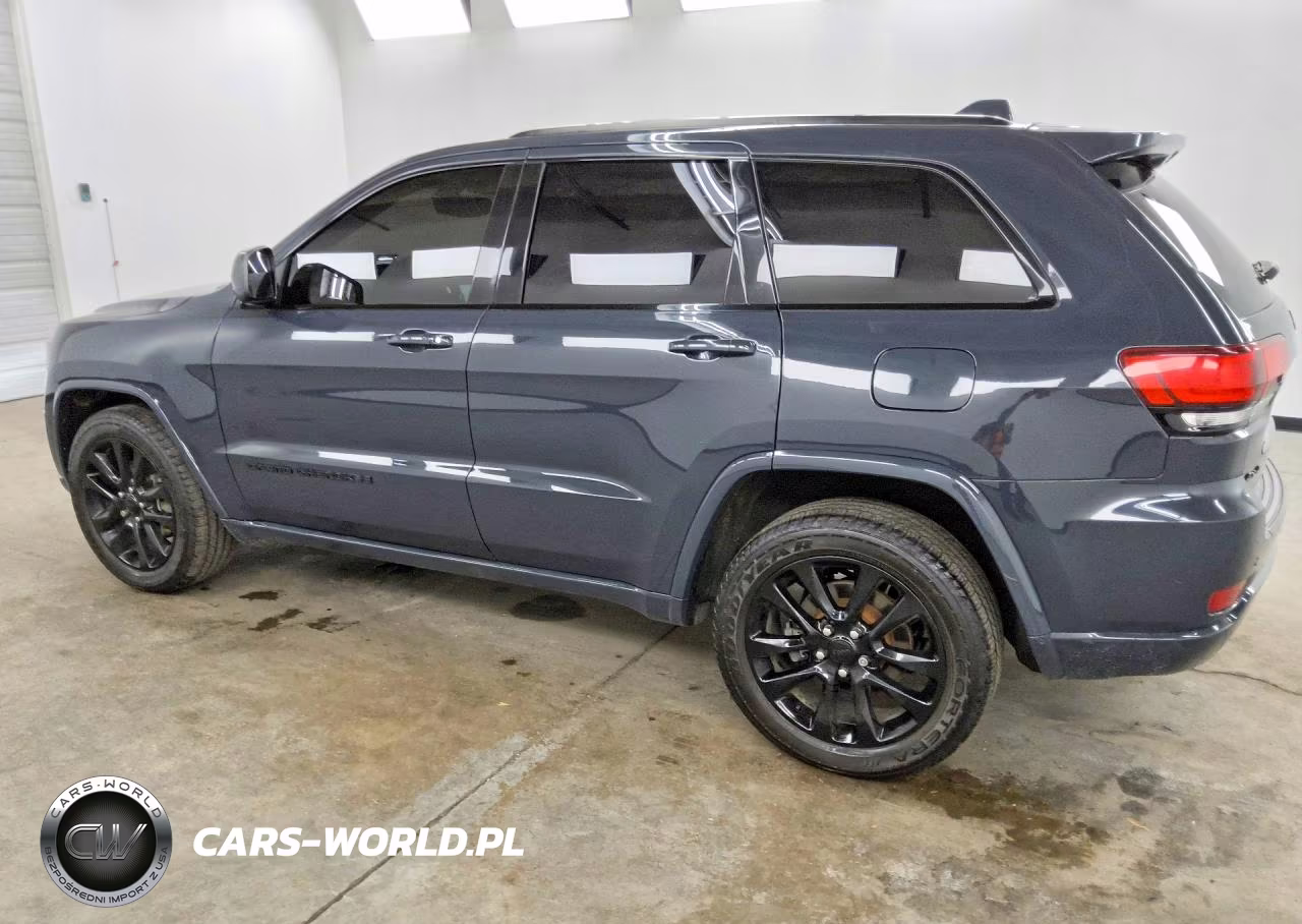 2018 Jeep Grand Cherokee Laredo VIN:1C4RJFAG0JC298357 - 2
