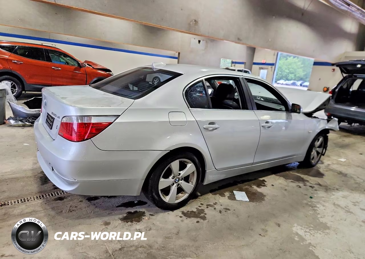 2007 BMW 530 Xi VIN:WBANF73587CU25153 - 3