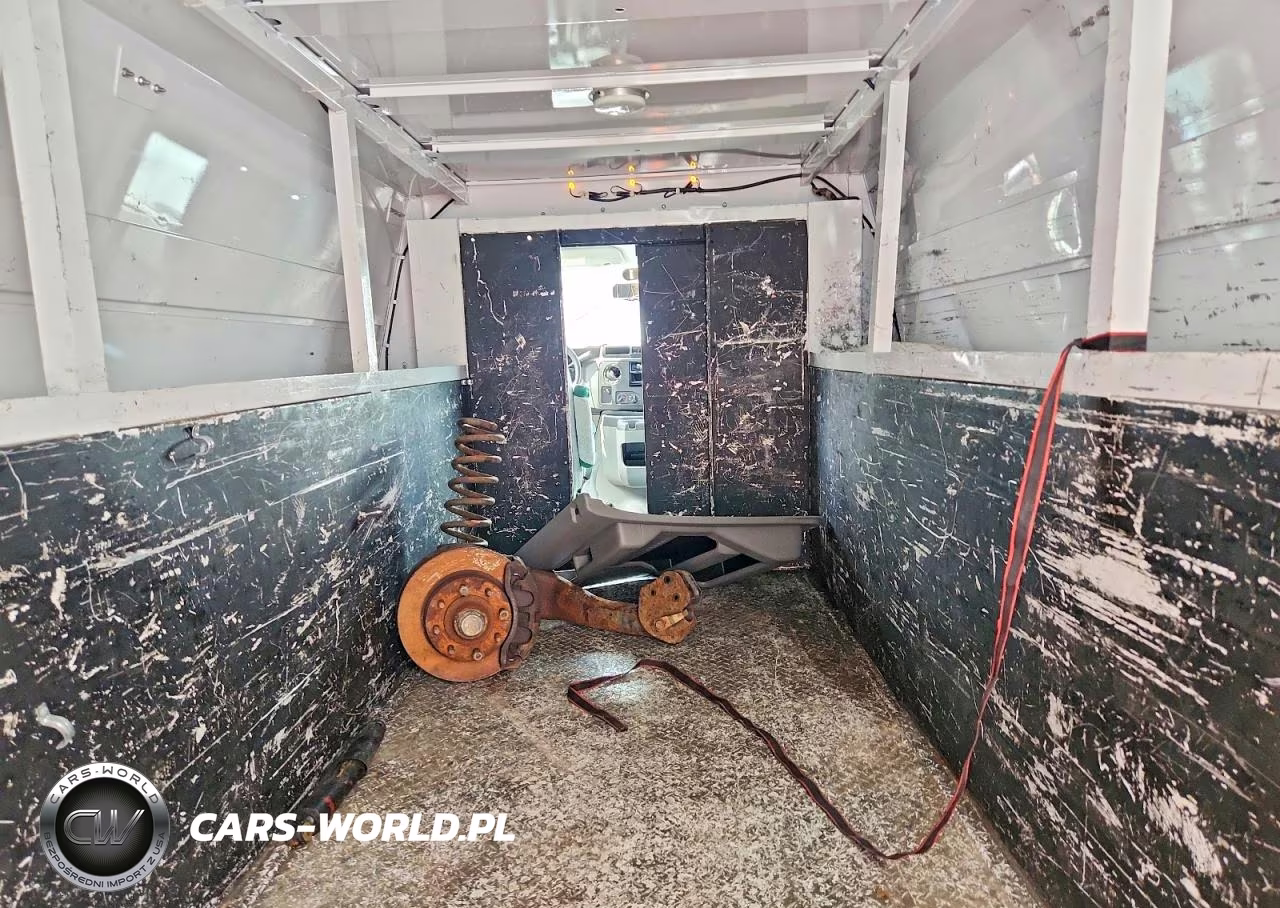 2014 Ford Econoline E350 Super Duty Cutaway Van VIN:1FDWE3FL8EDA88709 - 11