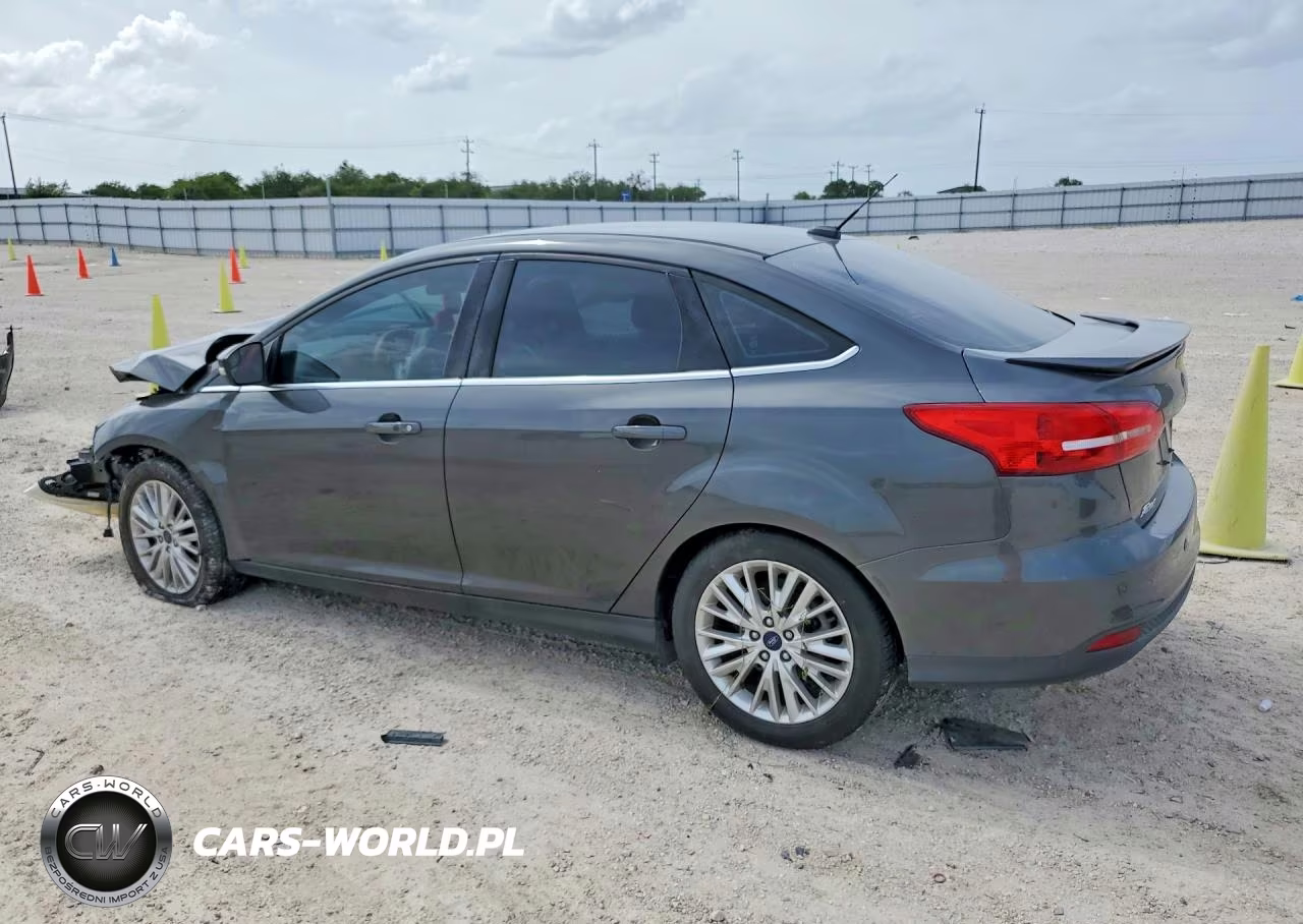 2016 Ford Focus Titanium VIN:1FADP3J28GL367287 - 2