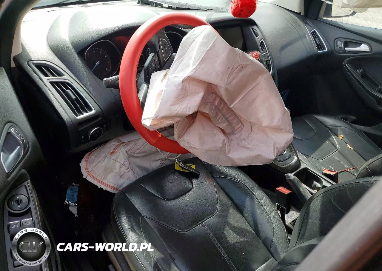 2016 Ford Focus Titanium VIN:1FADP3J28GL367287 - 8