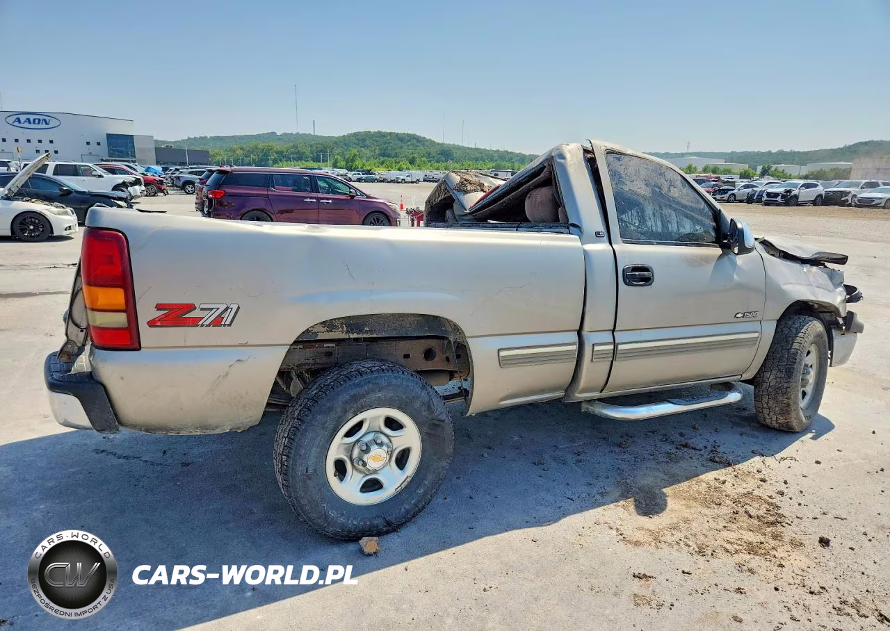 1999 Chevrolet Silverado K1500 VIN:1GCEK14T9XZ111646 - 3