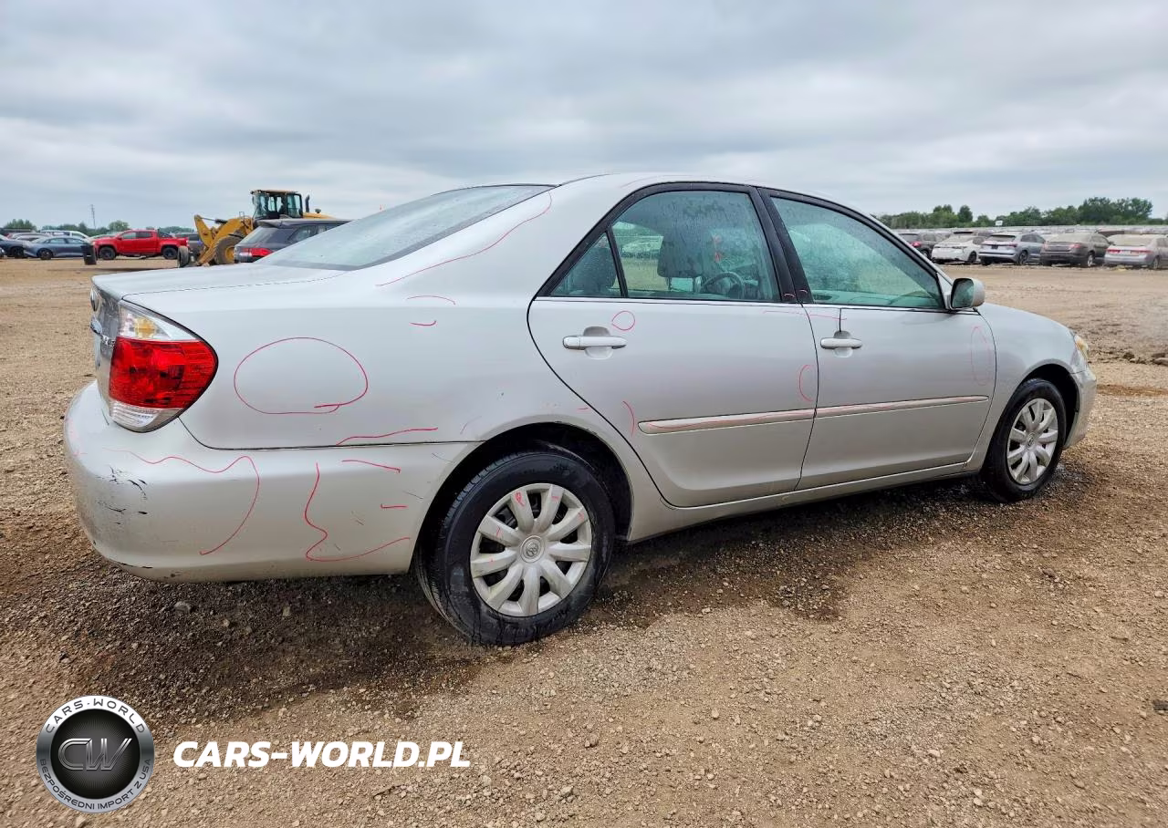 2005 Toyota Camry Le VIN:4T1BE32KX5U028118 - 3