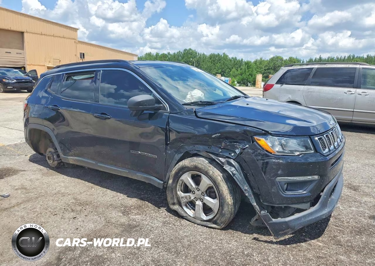 2019 Jeep Compass Latitude VIN:3C4NJCBB1KT636581 - 4