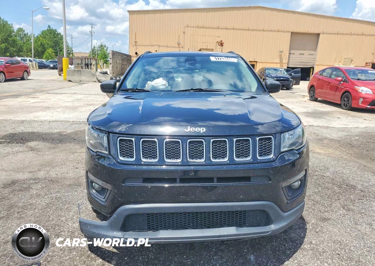2019 Jeep Compass Latitude VIN:3C4NJCBB1KT636581 - 5
