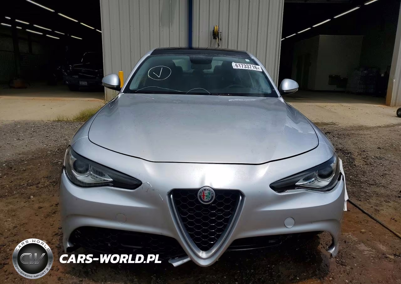 2017 Alfa Romeo Giulia VIN:ZARFAEBN6H7551961 - 5