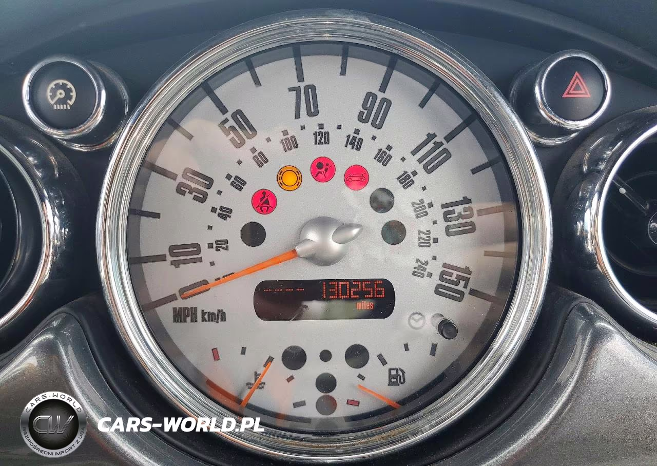 2008 Mini Cooper VIN:WMWRF33598TF68286 - 9