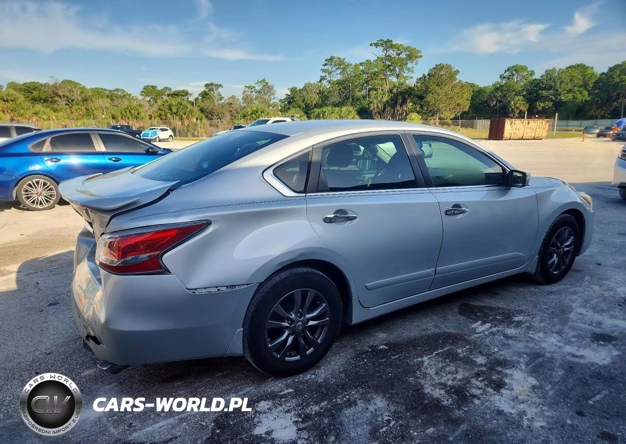 2015 Nissan Altima 2.5 S VIN:1N4AL3AP1FN396255 - 3