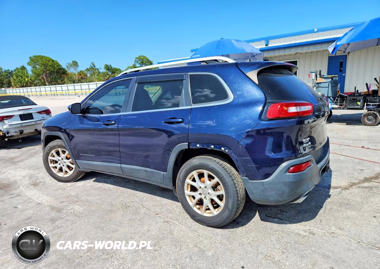 2016 Jeep Cherokee Latitude VIN:1C4PJMCS6GW323329 - 2