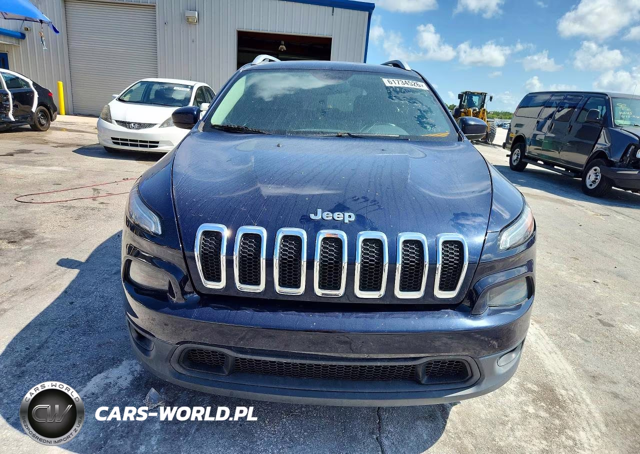 2016 Jeep Cherokee Latitude VIN:1C4PJMCS6GW323329 - 5