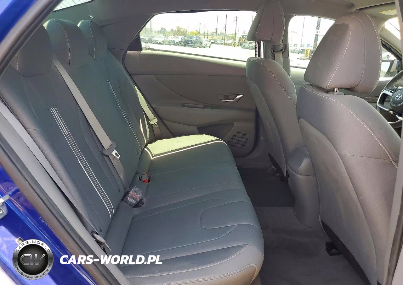2022 Hyundai Elantra Sel VIN:5NPLS4AGXNH059643 - 10