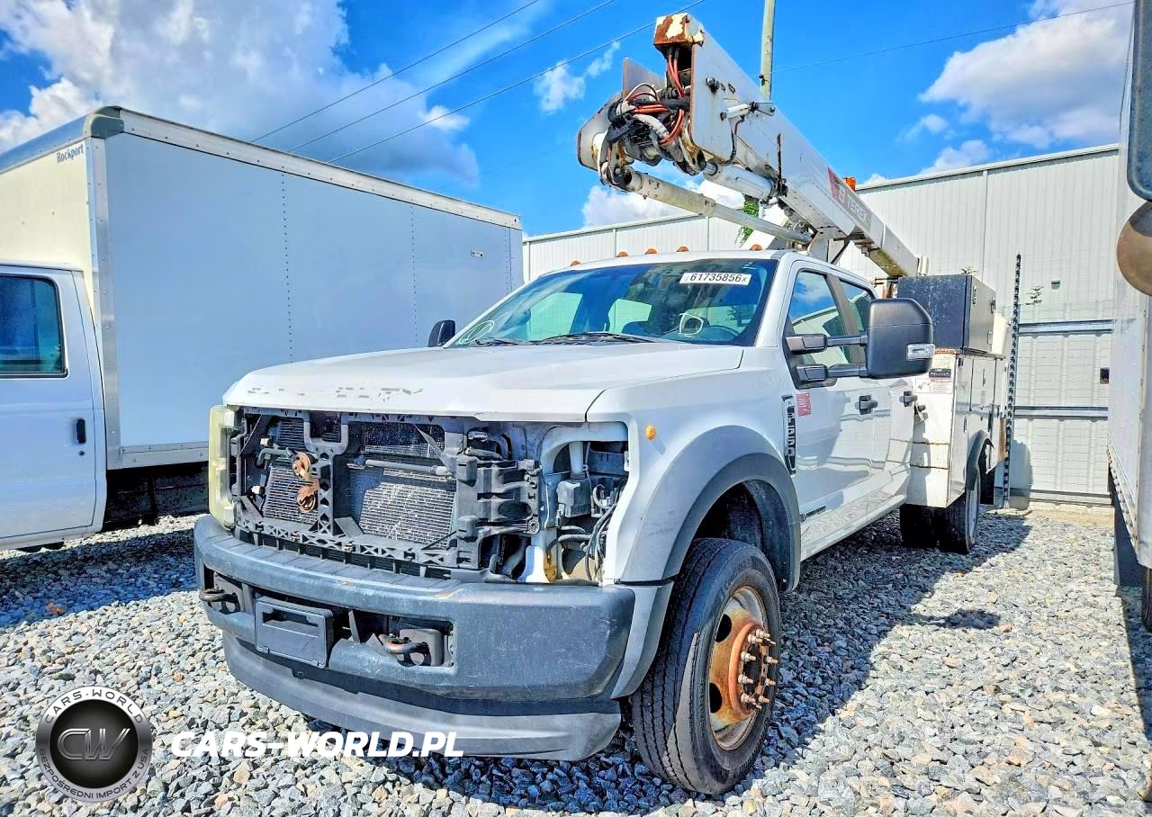 2017 Ford F-550 Super Duty - Dual Rear Wheel