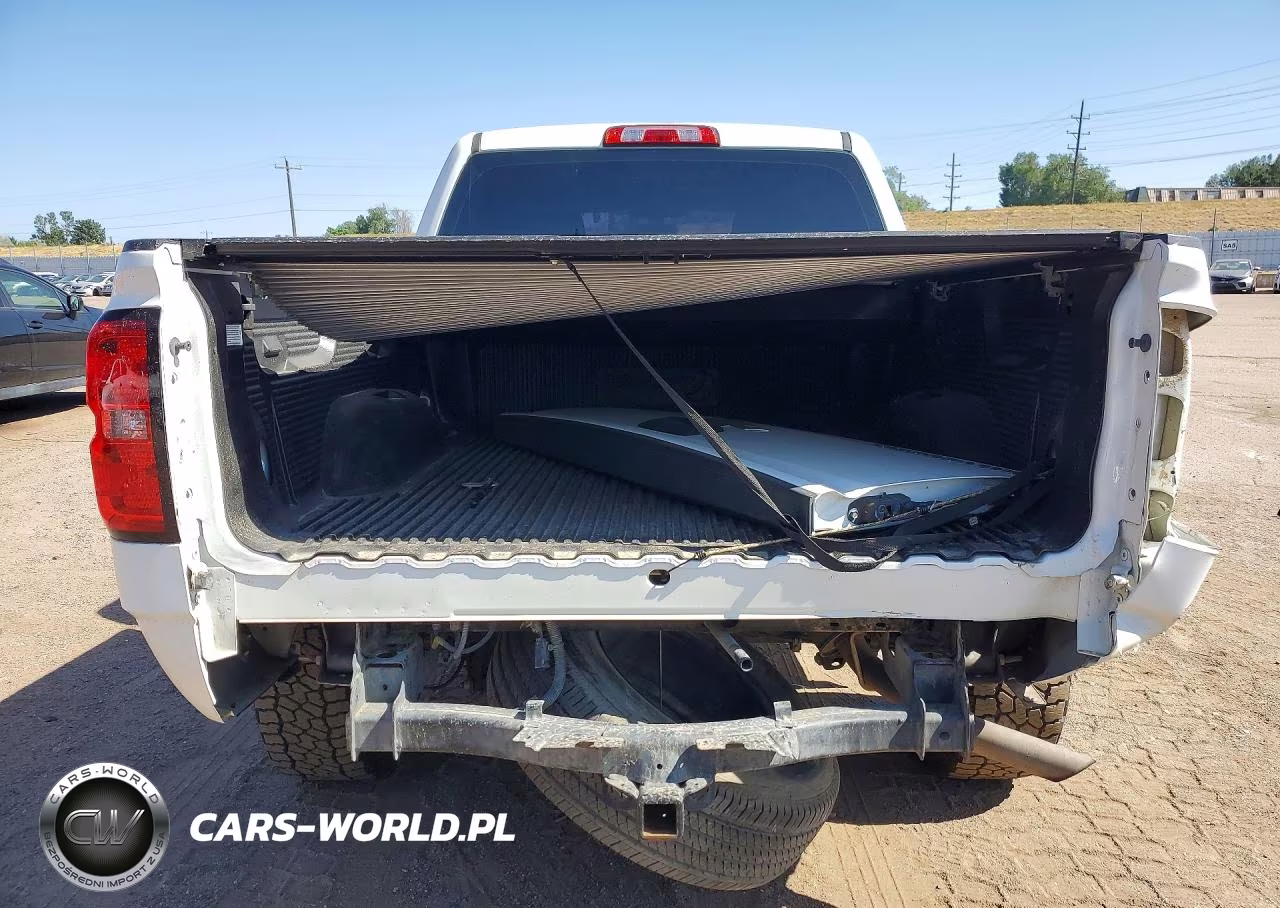 2018 Chevrolet Silverado K1500 VIN:3GCUKNEHXJG298660 - 6