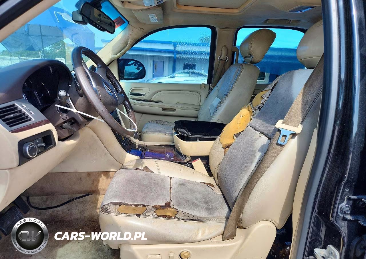 2008 Cadillac Escalade Luxury VIN:1GYEC63818R105150 - 7