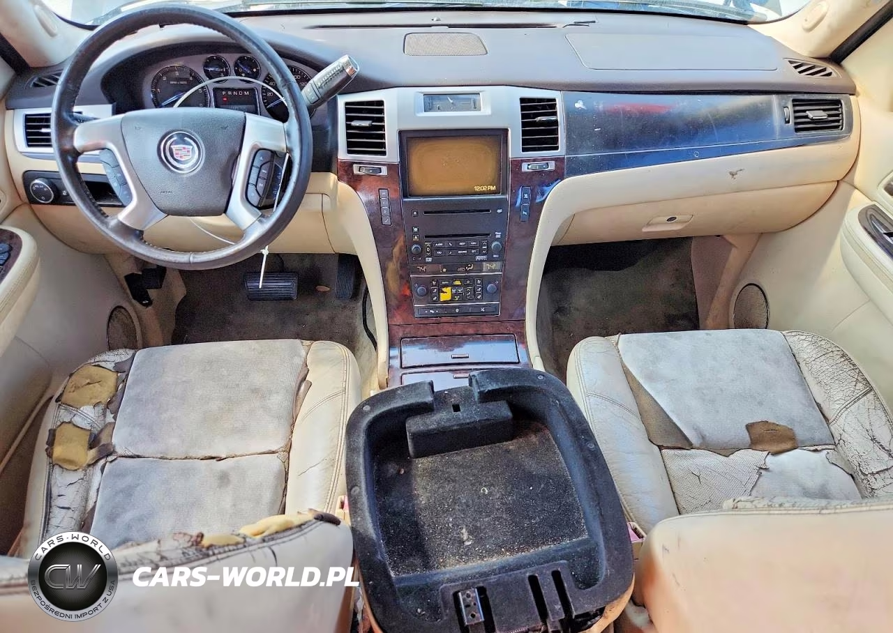 2008 Cadillac Escalade Luxury VIN:1GYEC63818R105150 - 8