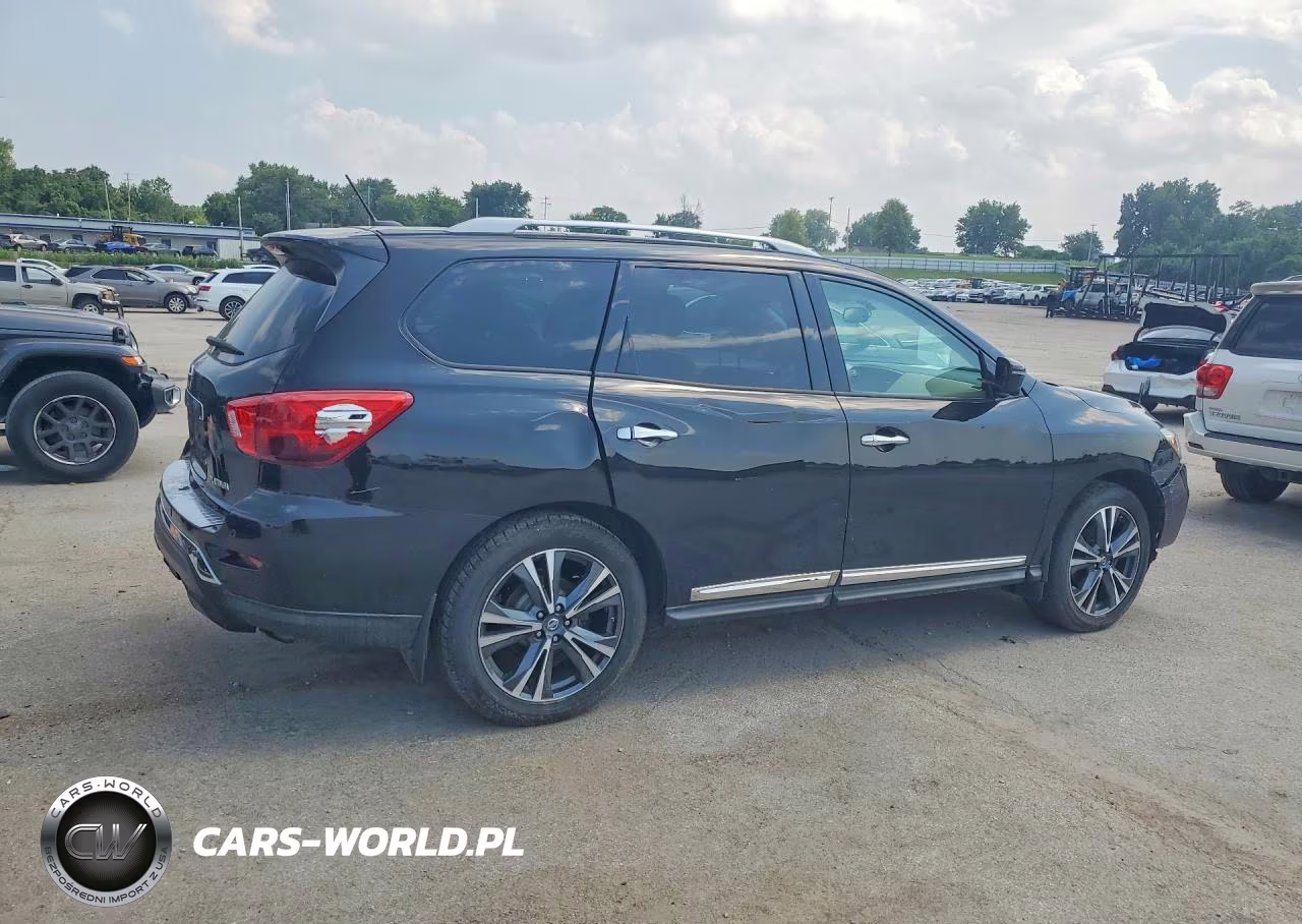 2017 Nissan Pathfinder Platinum VIN:5N1DR2MN7HC624439 - 3