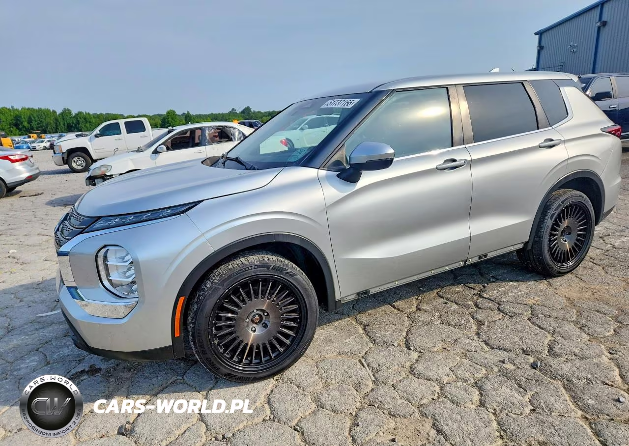 2022 Mitsubishi Outlander Es – zdjęcie 1 z 13