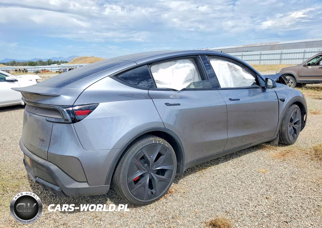 2026 Tesla Model Y VIN:7SAYGDET1TA671076 - 3