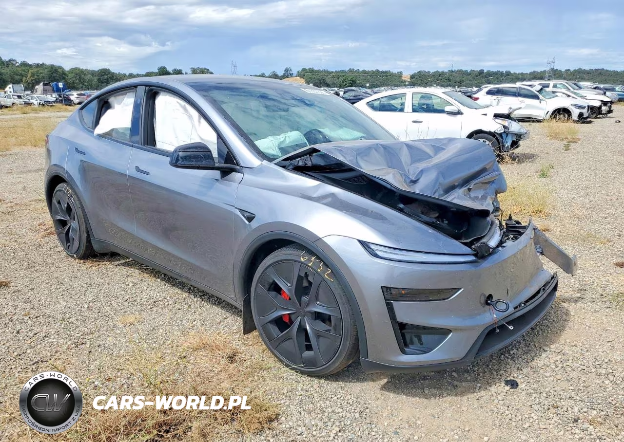 2026 Tesla Model Y VIN:7SAYGDET1TA671076 - 4