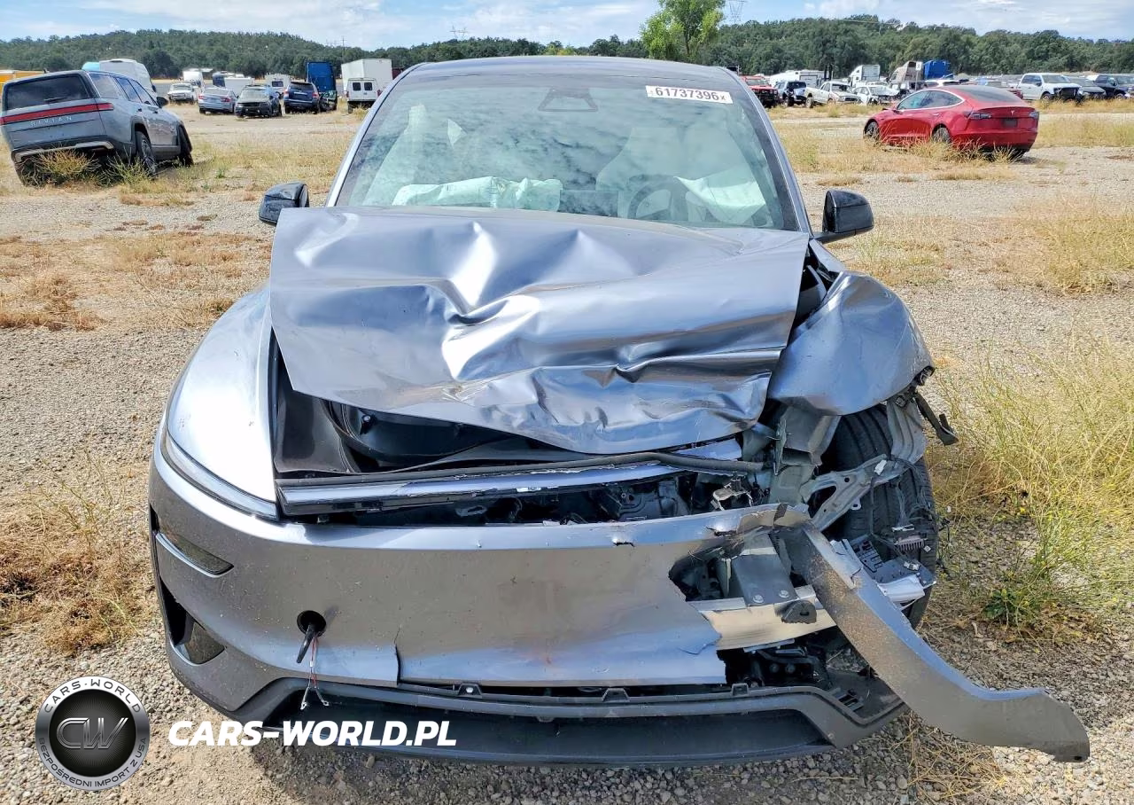 2026 Tesla Model Y VIN:7SAYGDET1TA671076 - 5