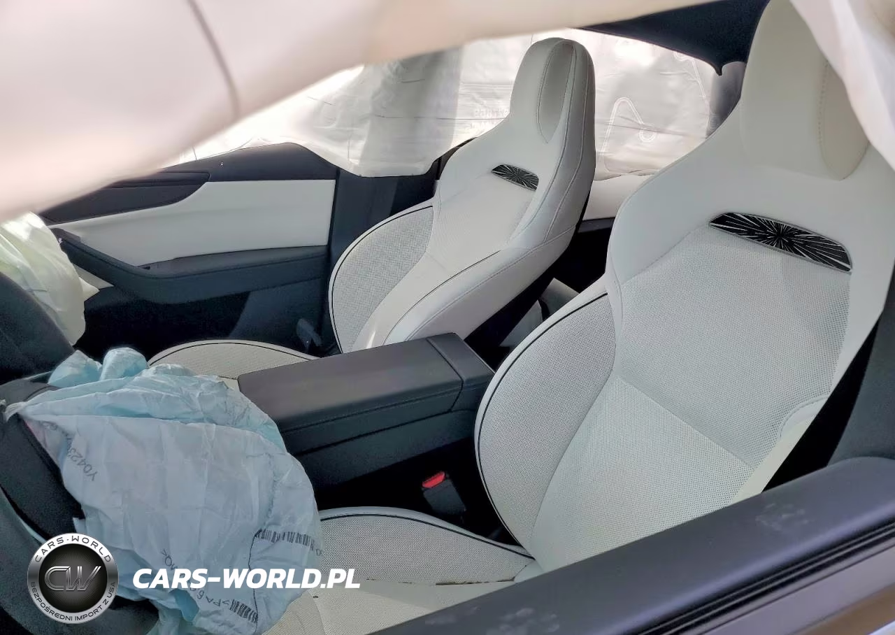 2026 Tesla Model Y VIN:7SAYGDET1TA671076 - 7