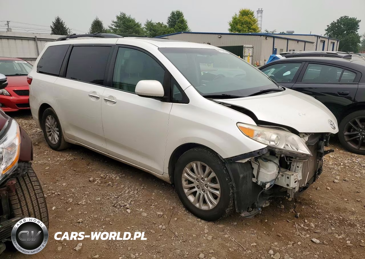 2015 Toyota Sienna Xle 8-Passenger VIN:5TDYK3DC4FS601176 - 4