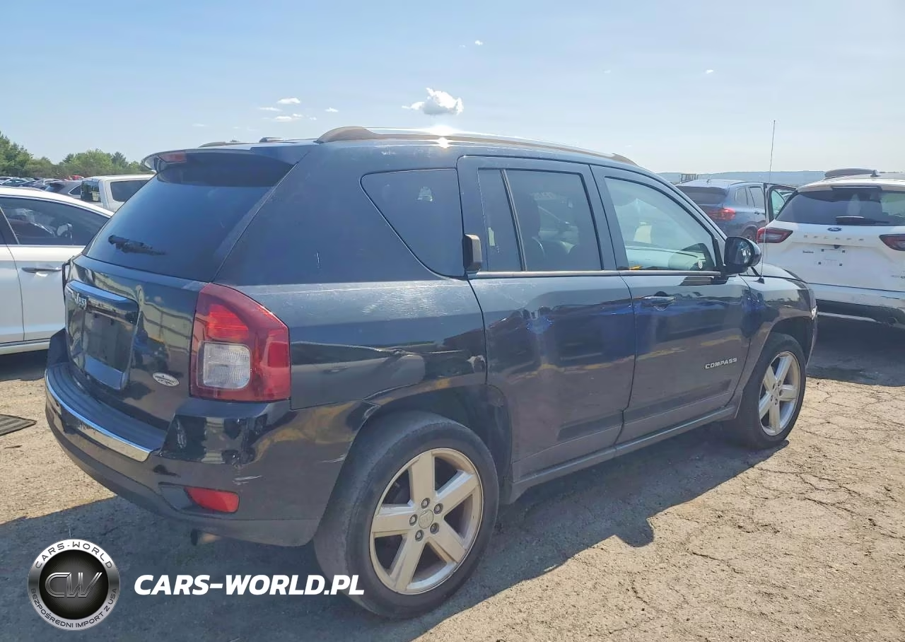 2014 Jeep Compass Latitude VIN:1C4NJCEA4ED732041 - 3