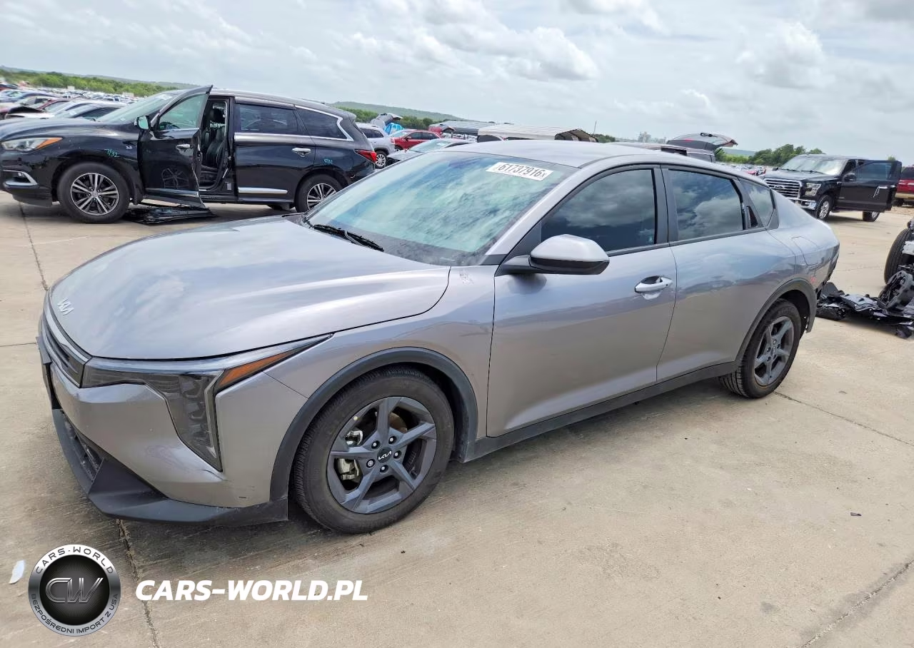 2025 Kia K4 Lxs – zdjęcie 1 z 13