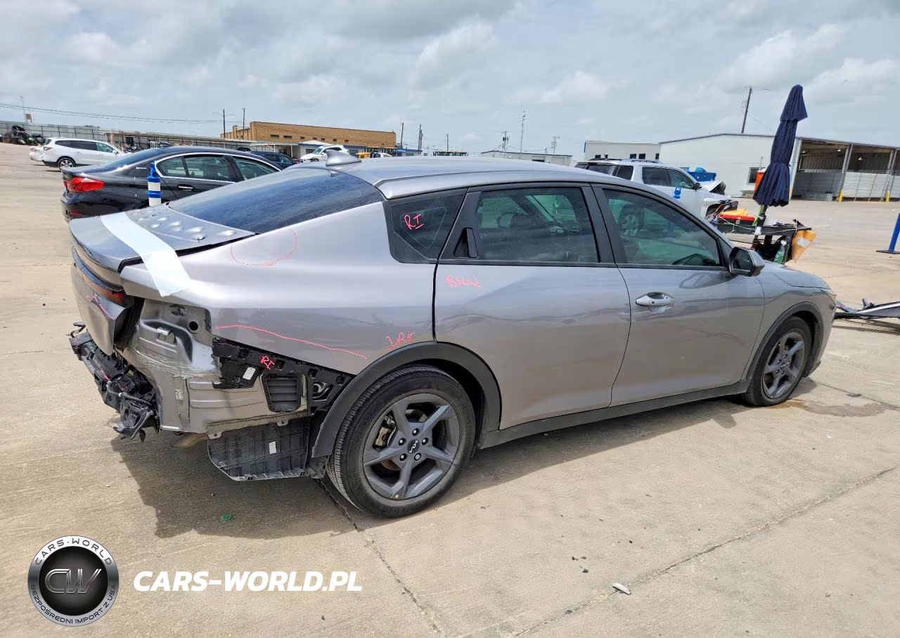 2025 Kia K4 Lxs VIN:3KPFT4DE1SE009900 - 3
