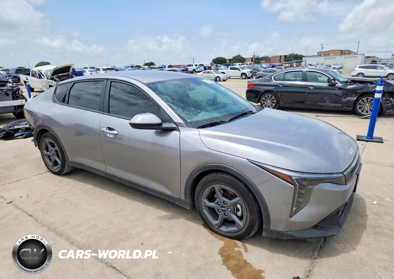 2025 Kia K4 Lxs VIN:3KPFT4DE1SE009900 - 4