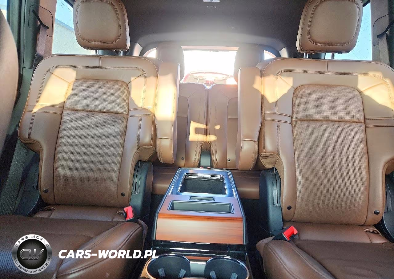 2020 Lincoln Aviator Reserve VIN:5LM5J7XC3LGL17383 - 10