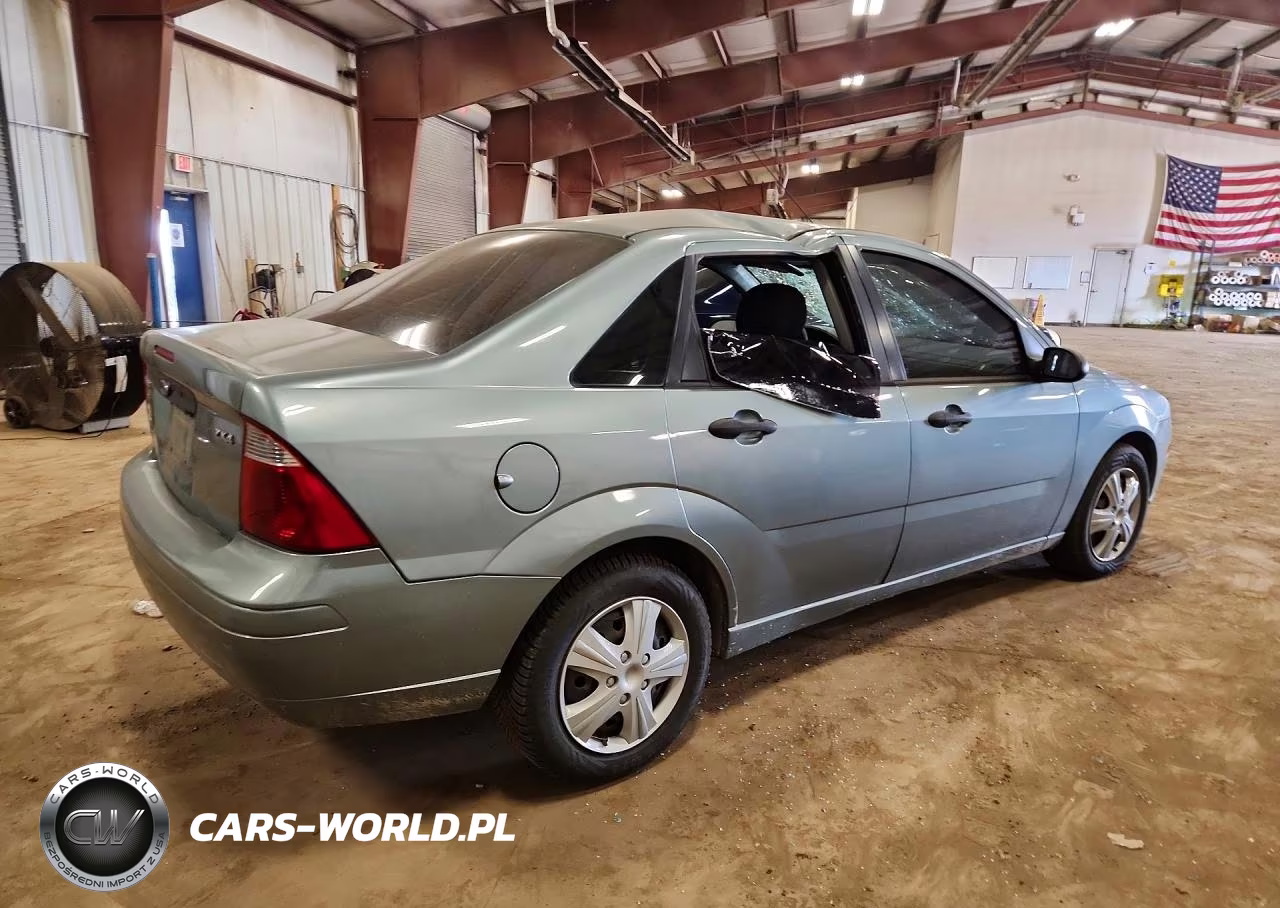 2005 Ford Focus Zx4 VIN:1FAFP34N45W138857 - 3