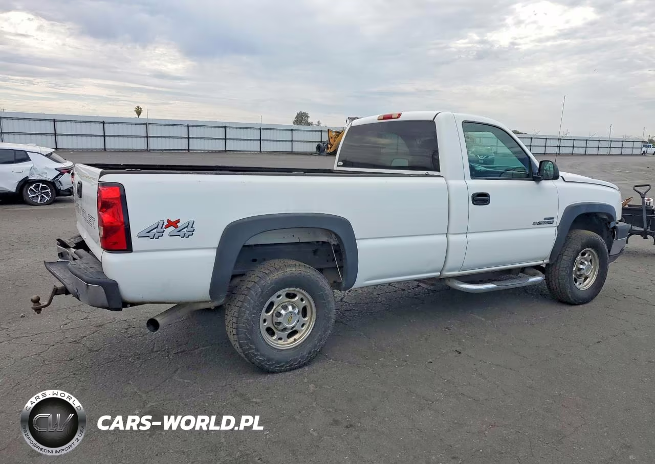 2006 Chevrolet Silverado K2500 Heavy Duty VIN:1GCHK24D46E286663 - 3
