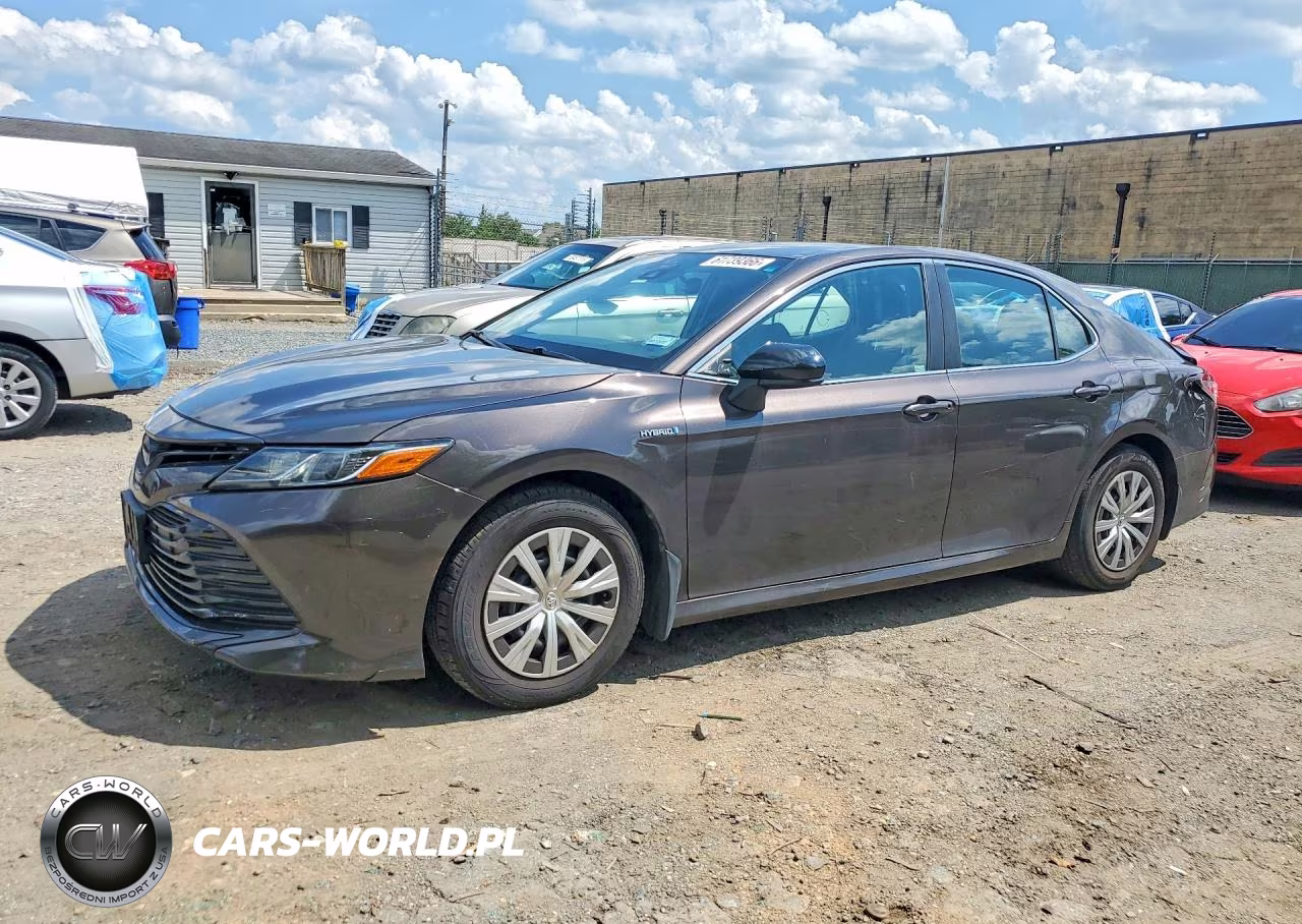 2019 Toyota Camry Le – zdjęcie 1 z 12