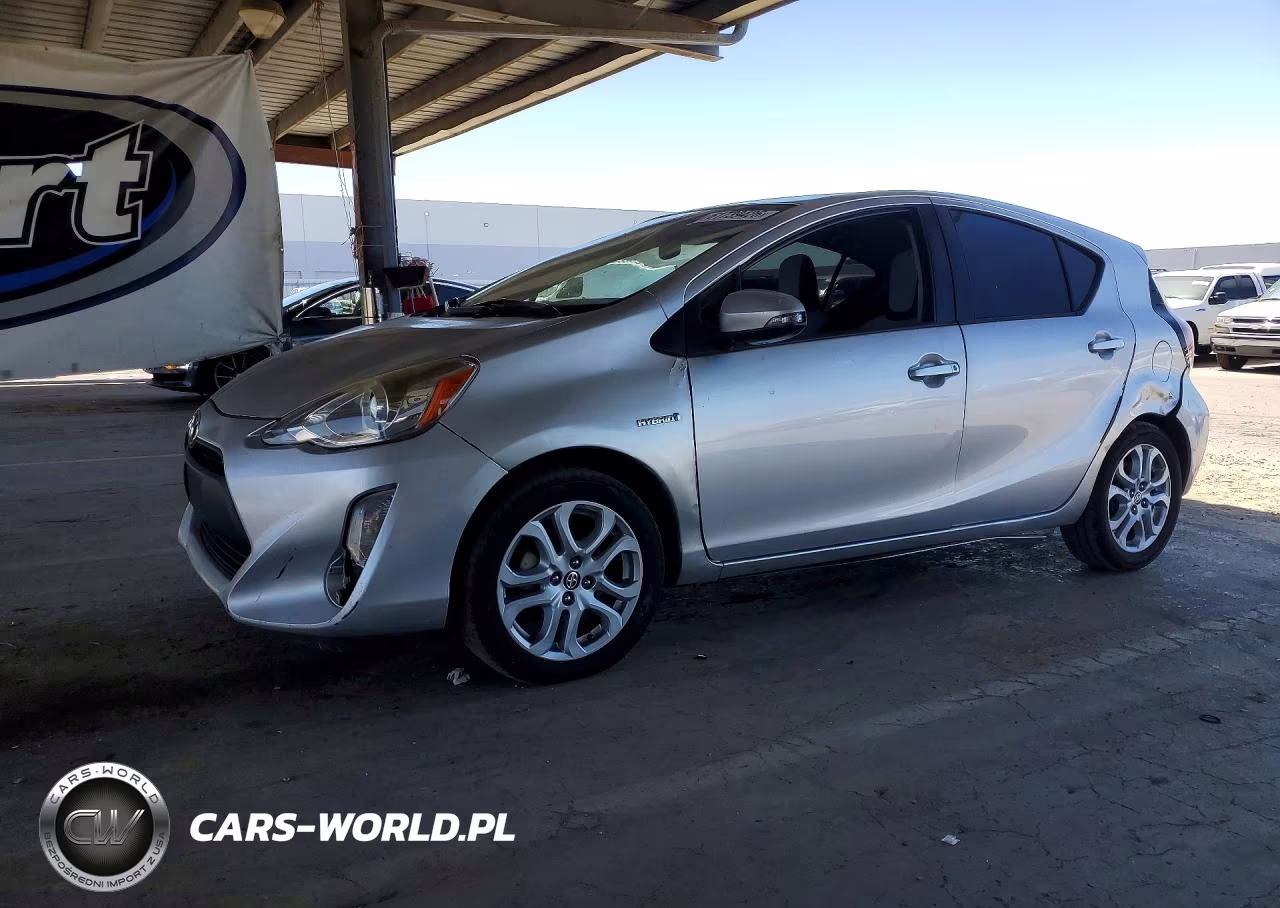 2015 Toyota Prius C One