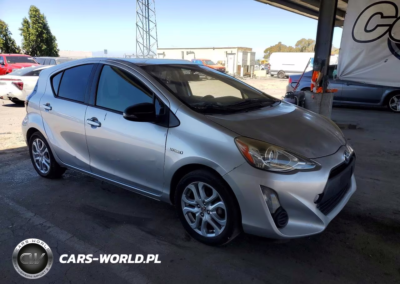 2015 Toyota Prius C One VIN:JTDKDTB32F1584524 - 4