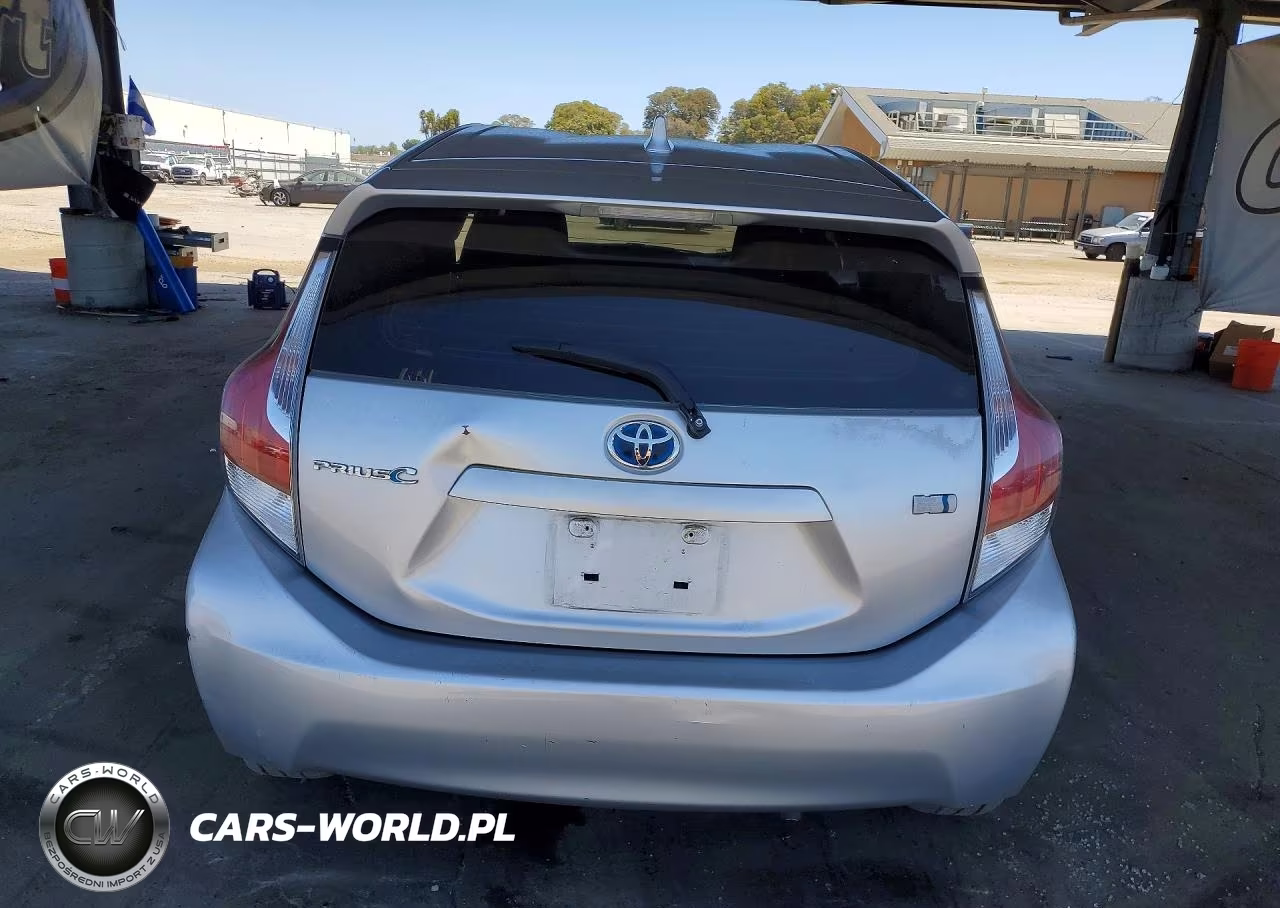 2015 Toyota Prius C One VIN:JTDKDTB32F1584524 - 6