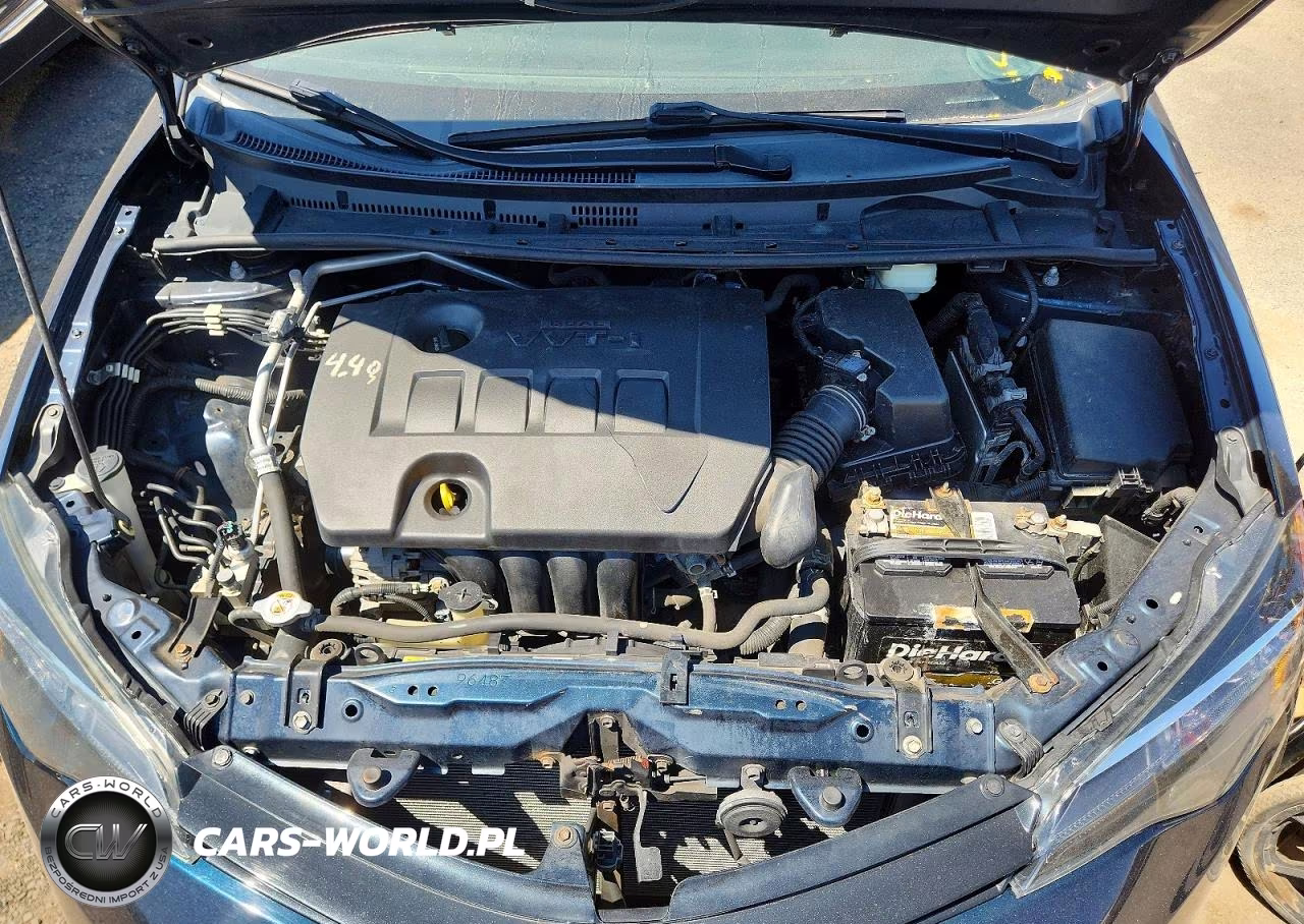 2018 Toyota Corolla Le VIN:2T1BURHE4JC118304 - 11