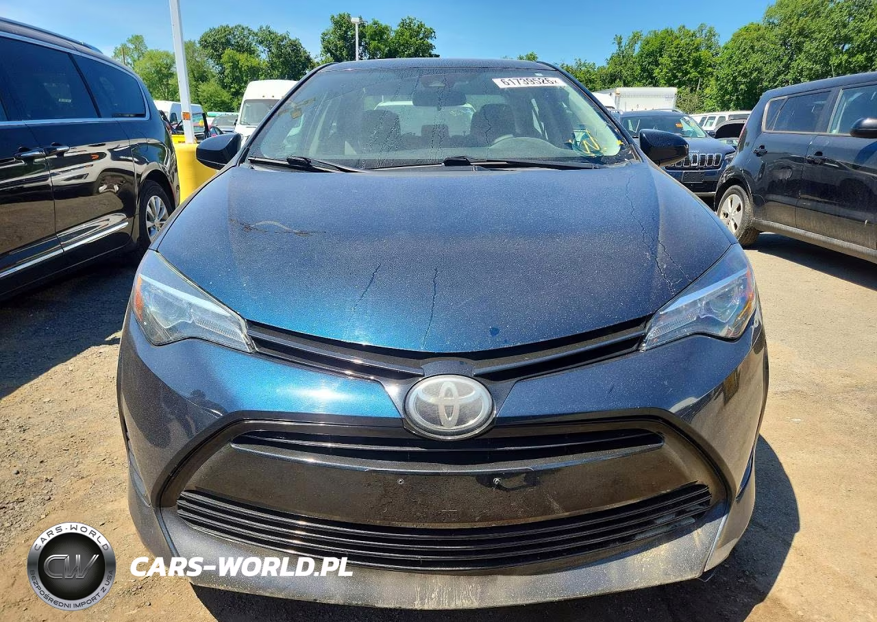2018 Toyota Corolla Le VIN:2T1BURHE4JC118304 - 5