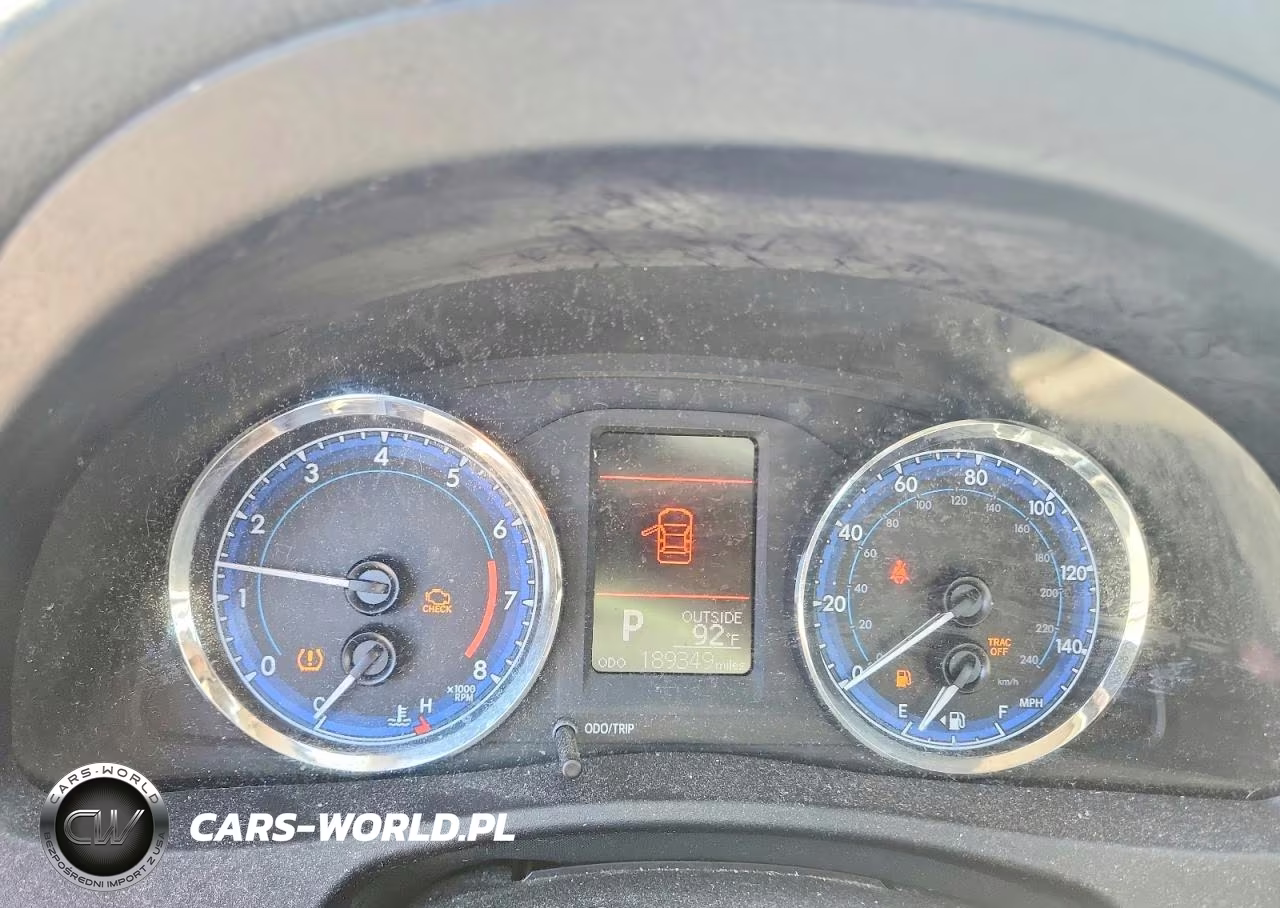 2018 Toyota Corolla Le VIN:2T1BURHE4JC118304 - 9