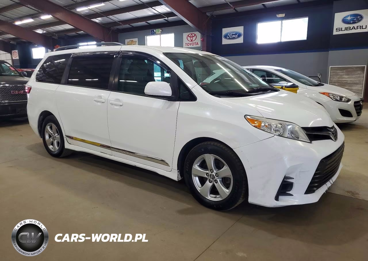 2018 Toyota Sienna Le VIN:5TDKZ3DC1JS944814 - 4