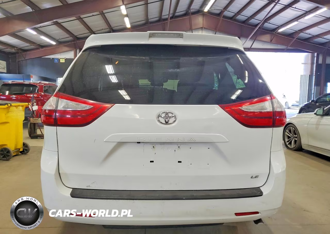 2018 Toyota Sienna Le VIN:5TDKZ3DC1JS944814 - 6
